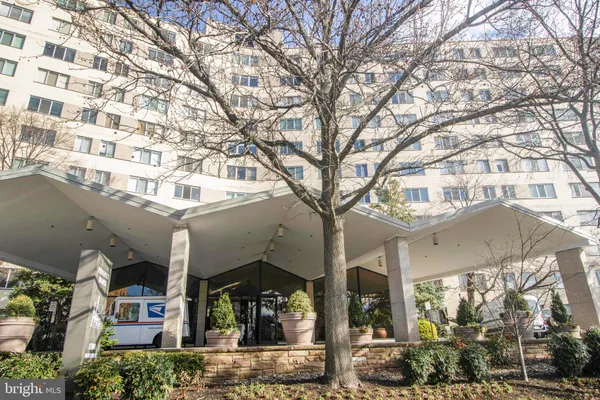 $3,400 | 1200 North Nash Street, Unit 211, Arlington, VA 22209