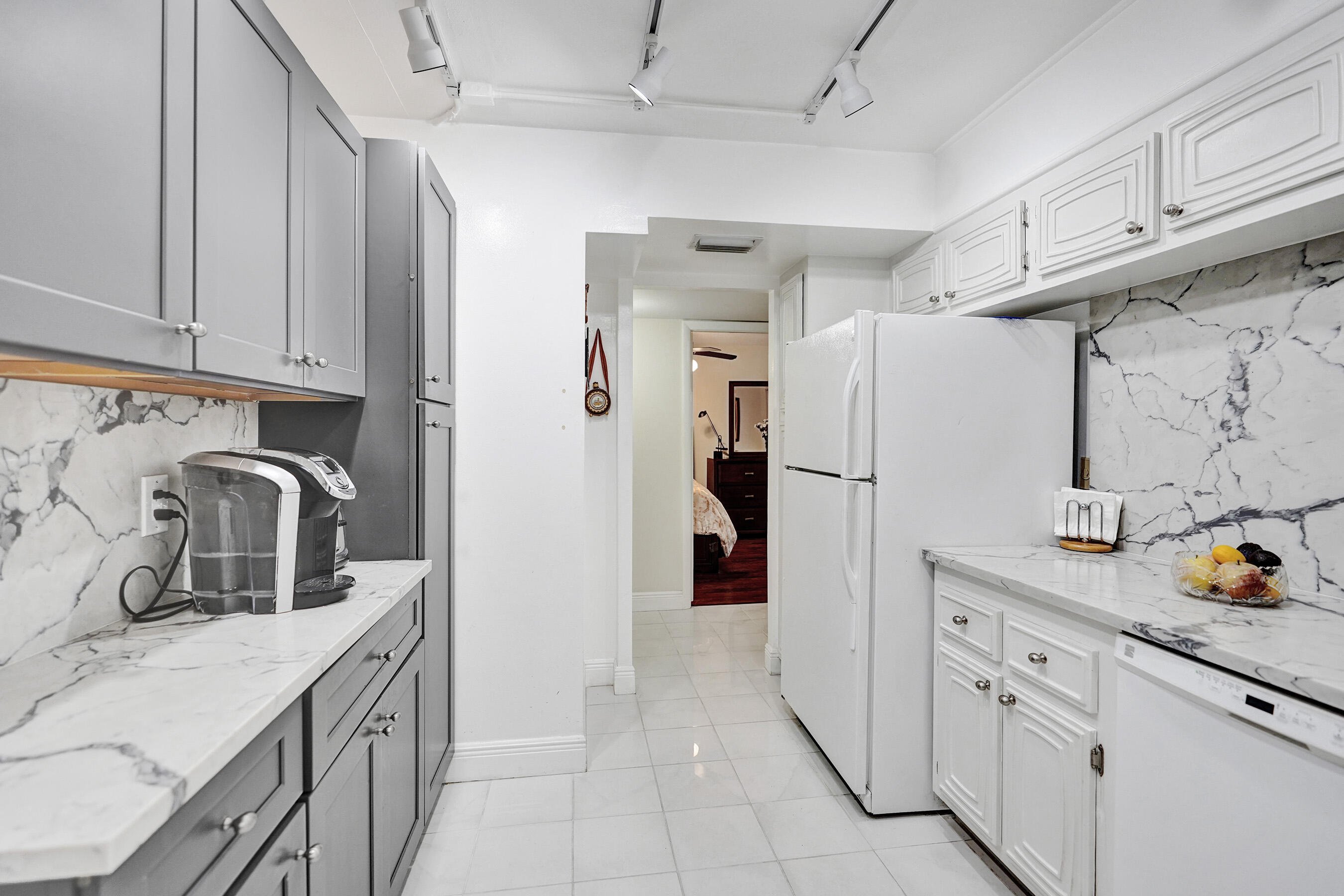 6461 Northwest 2nd Avenue, Unit FIVE Boca Raton, FL 33487 - Photo 3 of 73 DSC03413