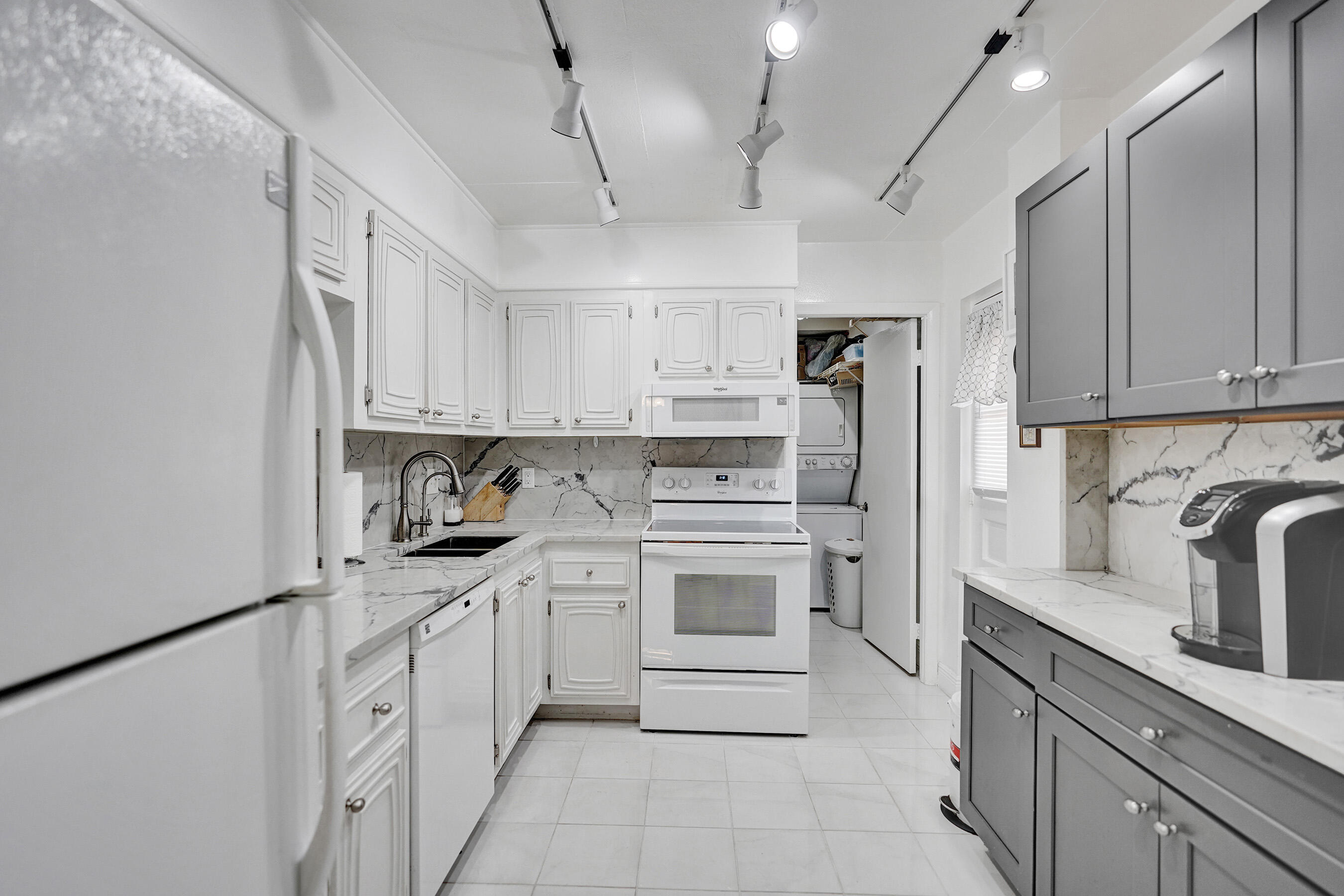 6461 Northwest 2nd Avenue, Unit FIVE Boca Raton, FL 33487 - Photo 6 of 73 DSC03392