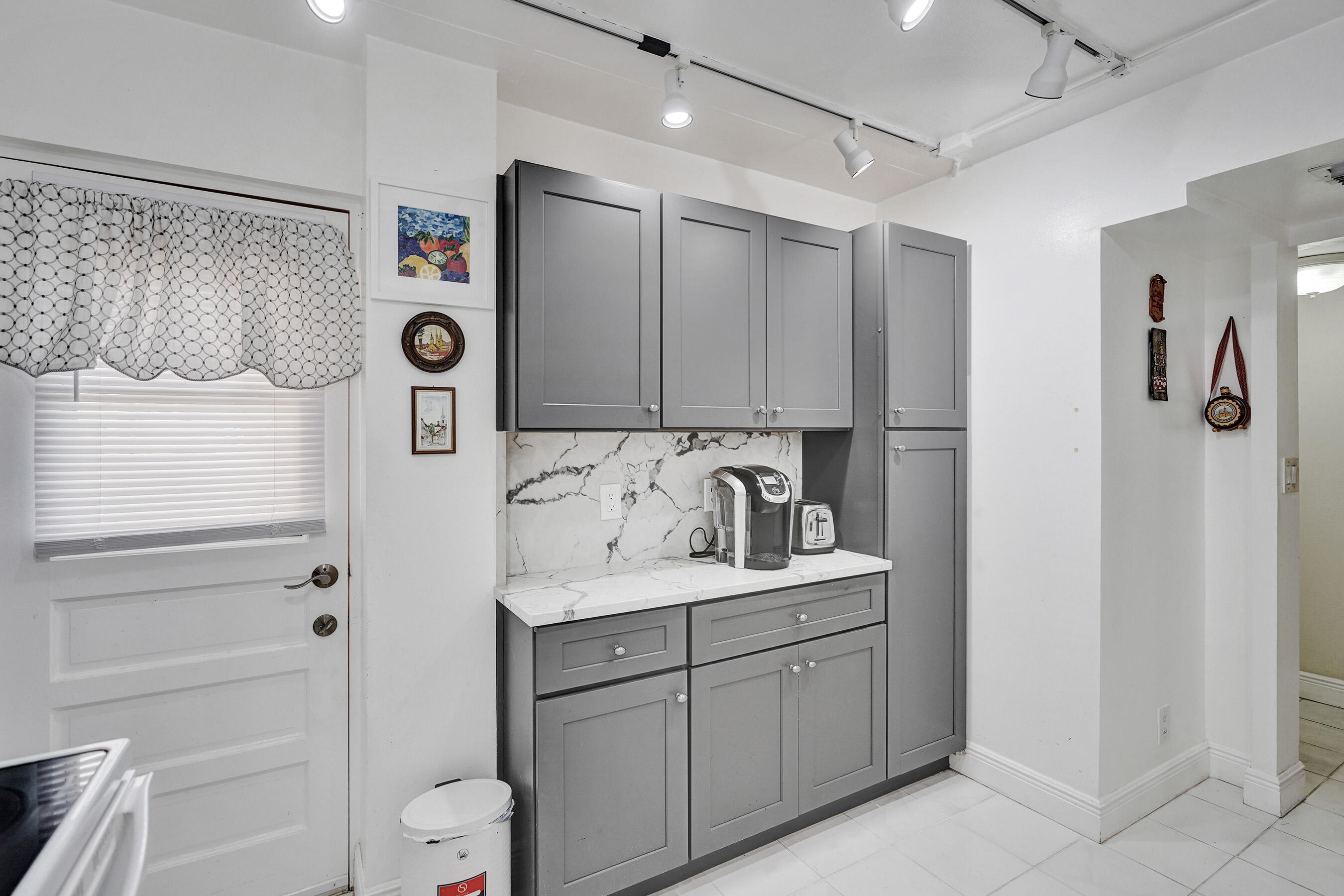 6461 Northwest 2nd Avenue, Unit FIVE Boca Raton, FL 33487 - Photo 9 of 73 DSC03416