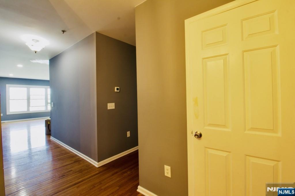 340 The Promenade Edgewater, NJ 07020 - Photo 11 of 46