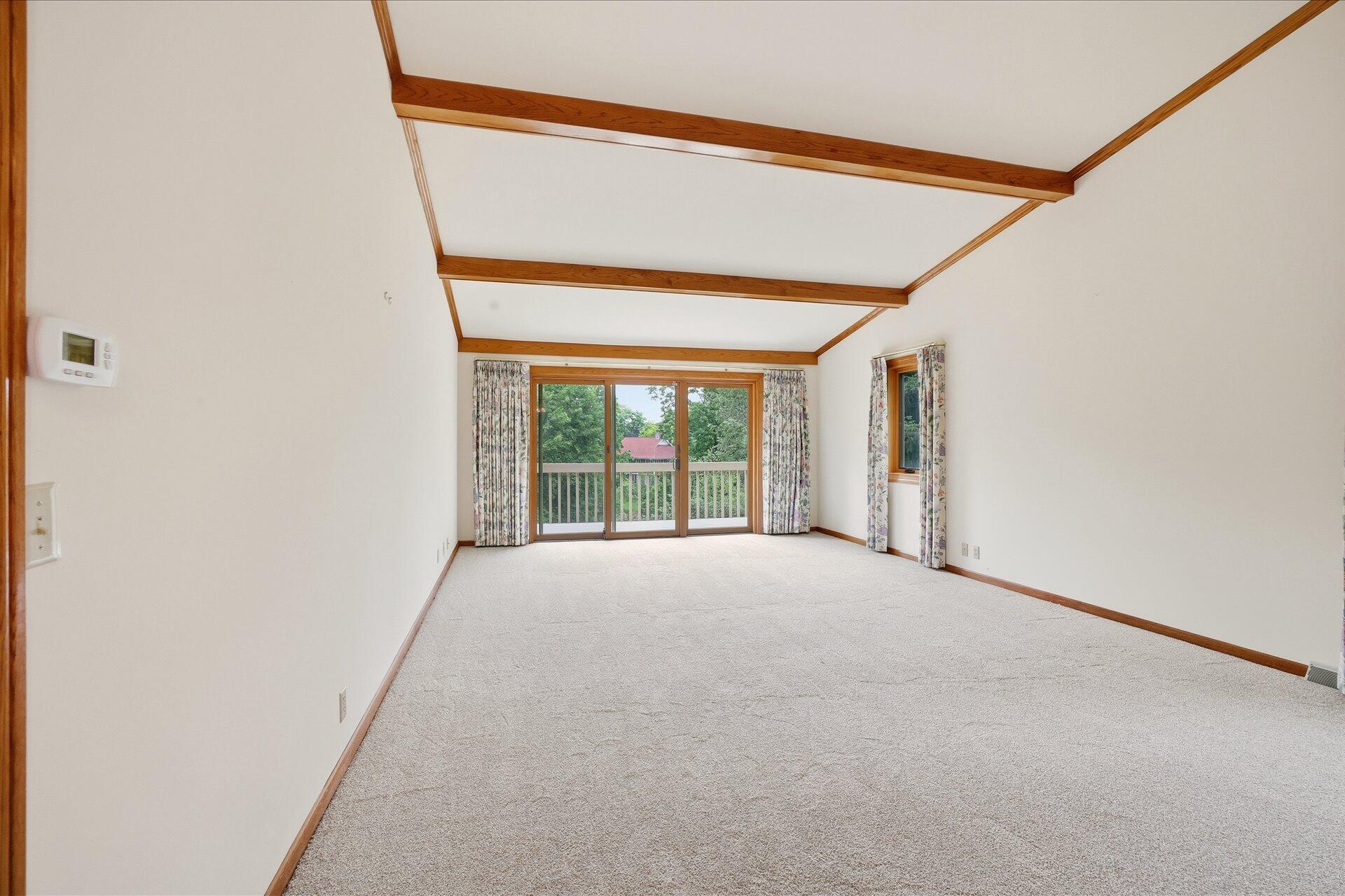 790 Garrison Court Delafield, WI 53018 - Photo 10 of 37 19-008_BCAM1368