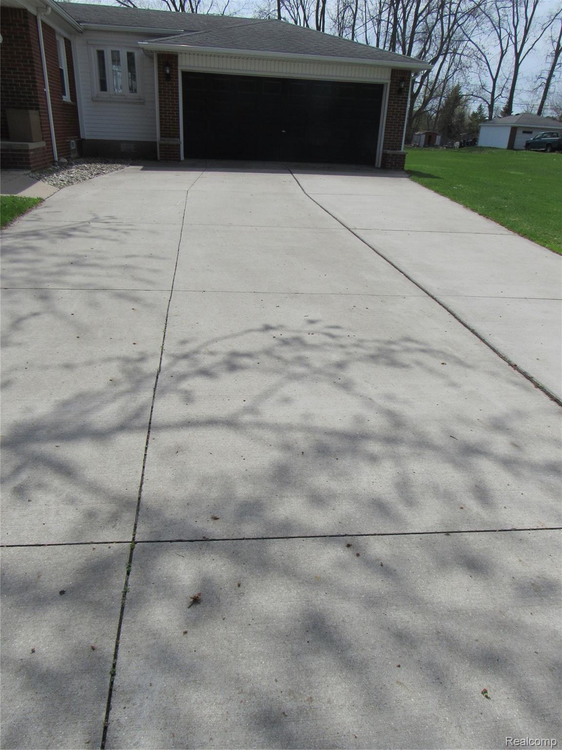 22901 Northline Road Taylor, MI 48180 - Photo 9 of 56 IMG_2186.JPG