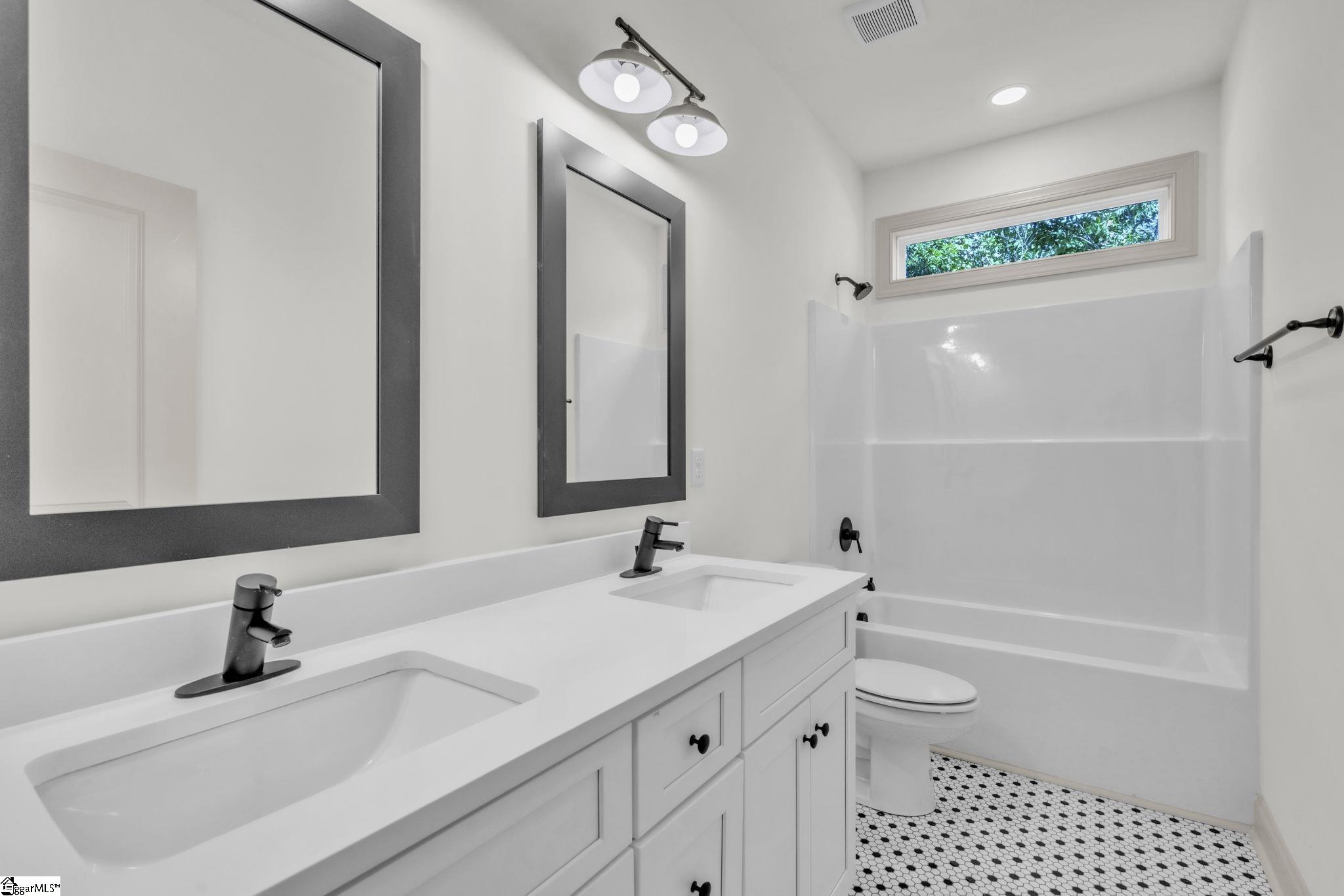 517 Northeast Main Street Easley, SC 29640 - Photo 18 of 31