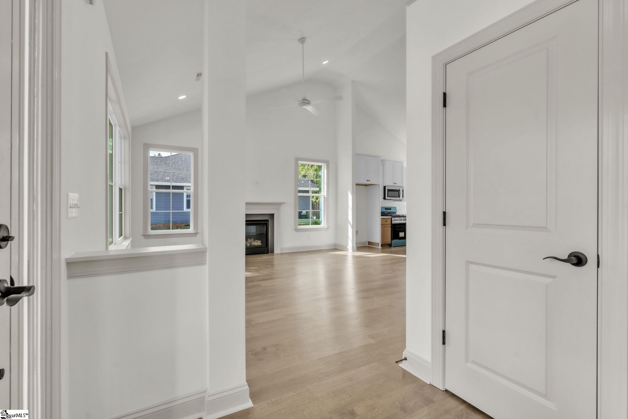 517 Northeast Main Street Easley, SC 29640 - Photo 7 of 31