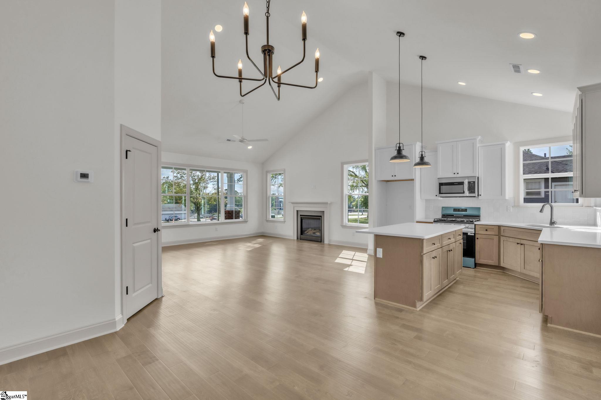 517 Northeast Main Street Easley, SC 29640 - Photo 8 of 31