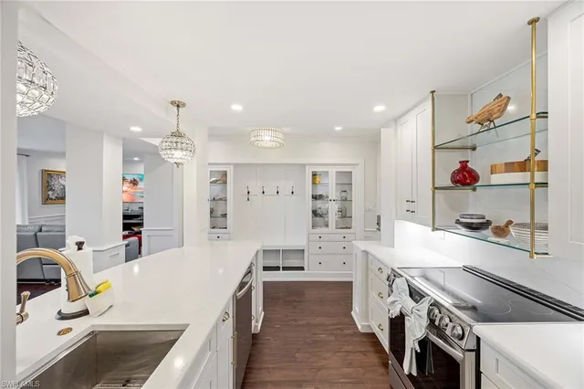 $5,500 | 555 Park Shore Drive, Unit B408, Naples, FL 34103