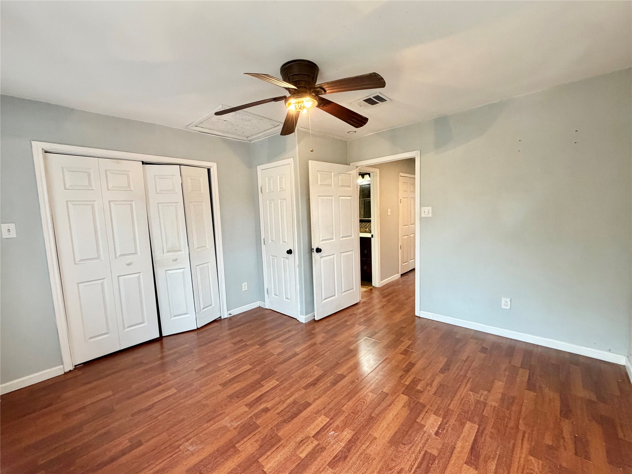 6219 Hamblen Drive Houston, TX 77396 - Photo 22 of 26 Apartment's Primary's bedroom