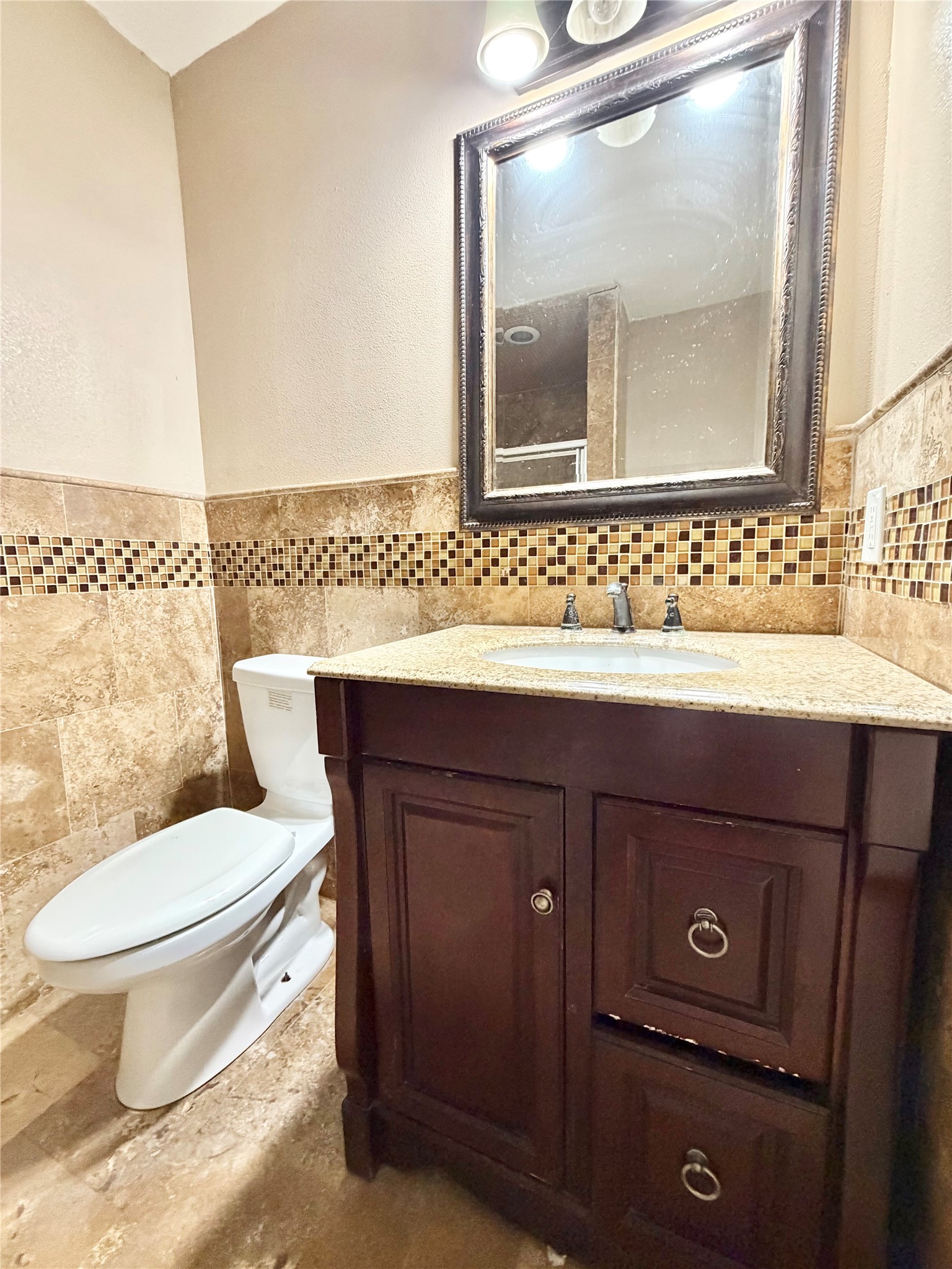 6219 Hamblen Drive Houston, TX 77396 - Photo 23 of 26 Primary Bath