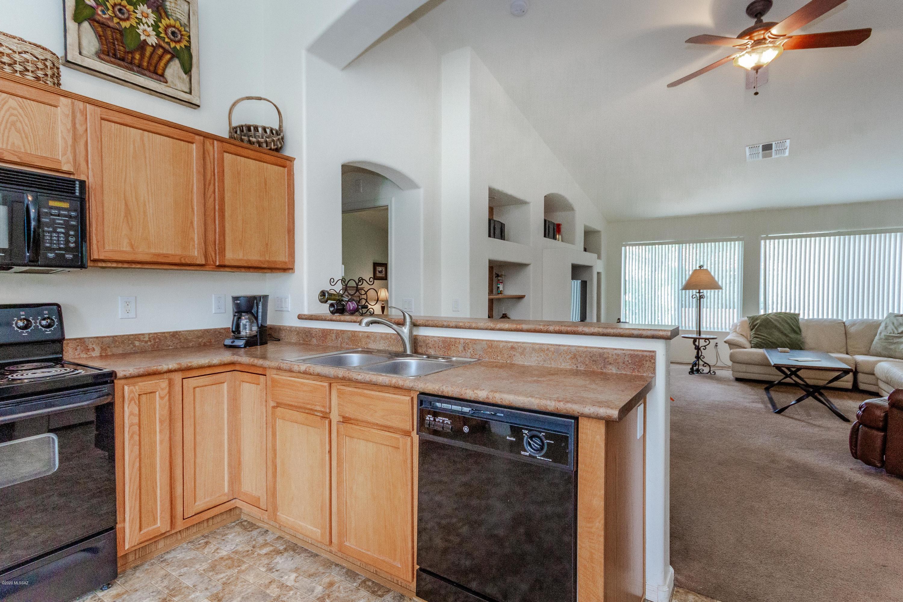 1436 North Bank Swallow Road Green Valley, AZ 85614 - Photo 9 of 44