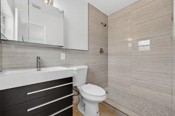 $829,000 | 2110 Northeast 56th Street, Fort Lauderdale, FL 33308