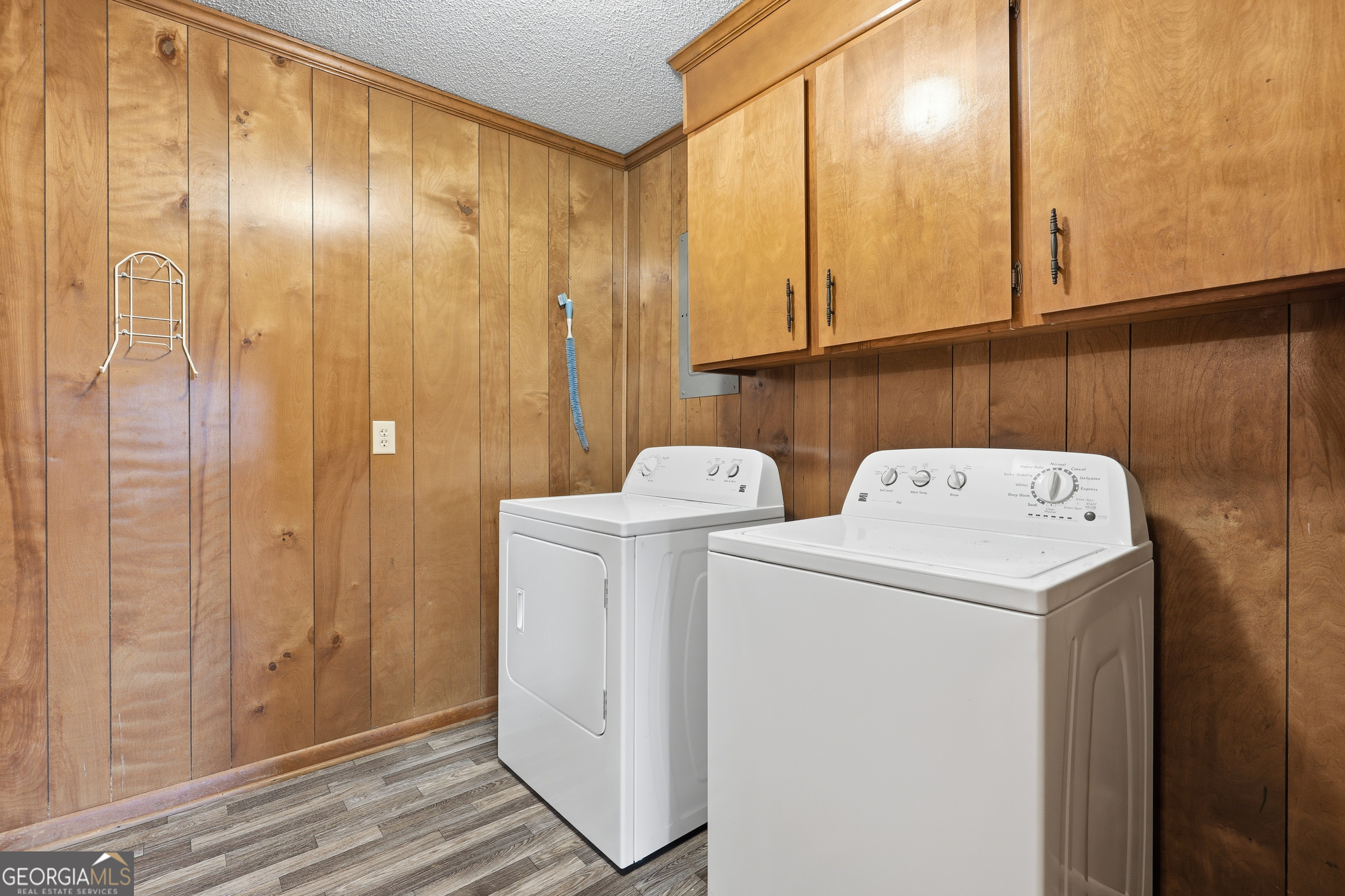 4 Forest Avenue Portal, GA 30450 - Photo 10 of 23 a utility room with dryer and washer