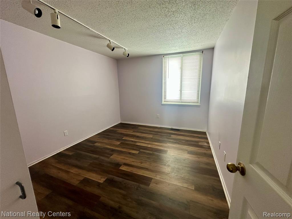 1744 Grove Road, Unit A101 Ypsilanti, MI 48198 - Photo 16 of 30