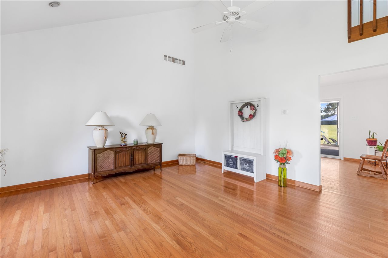 896 Weeks Landing Road Erma, NJ 08204 - Photo 3 of 27