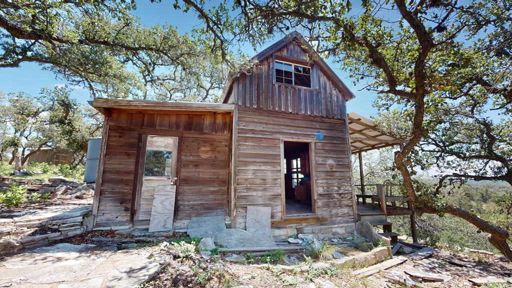 100 Joe W Road Fredericksburg, TX 78624 - Photo 21 of 25 Gallery Image 21