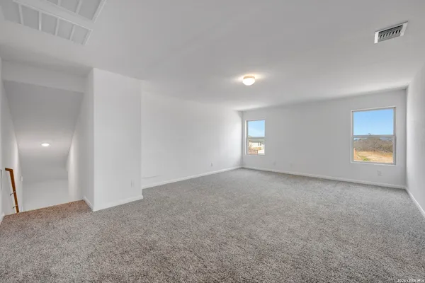 a view of empty room with window