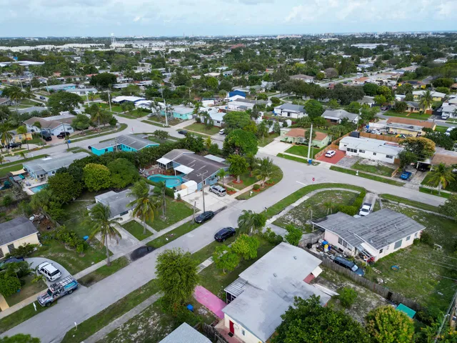 $529,999 | 1403 West Broome Street, Lantana, FL 33462