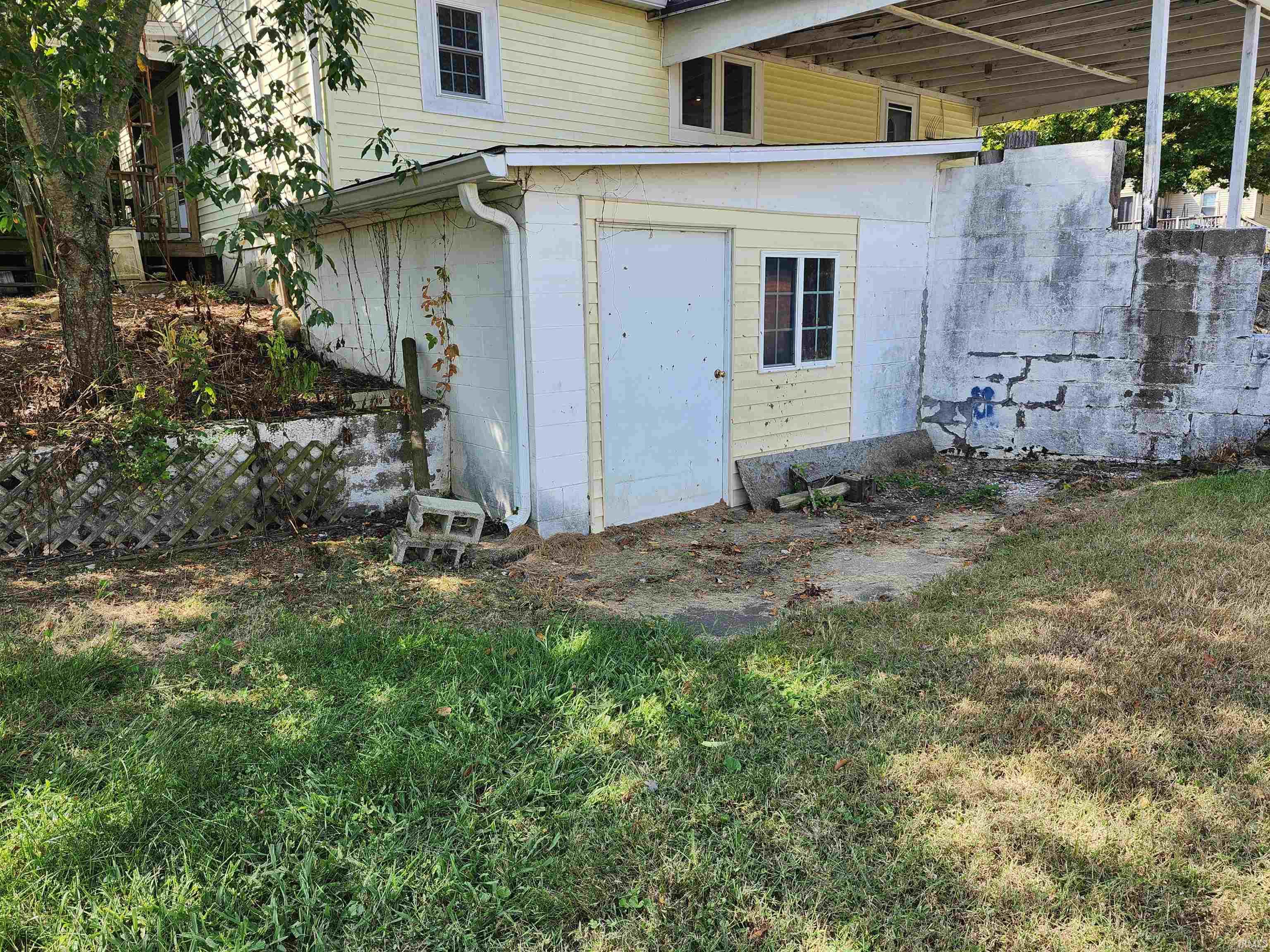 551 North Washington Street Bloomfield, IN 47424 - Photo 3 of 13