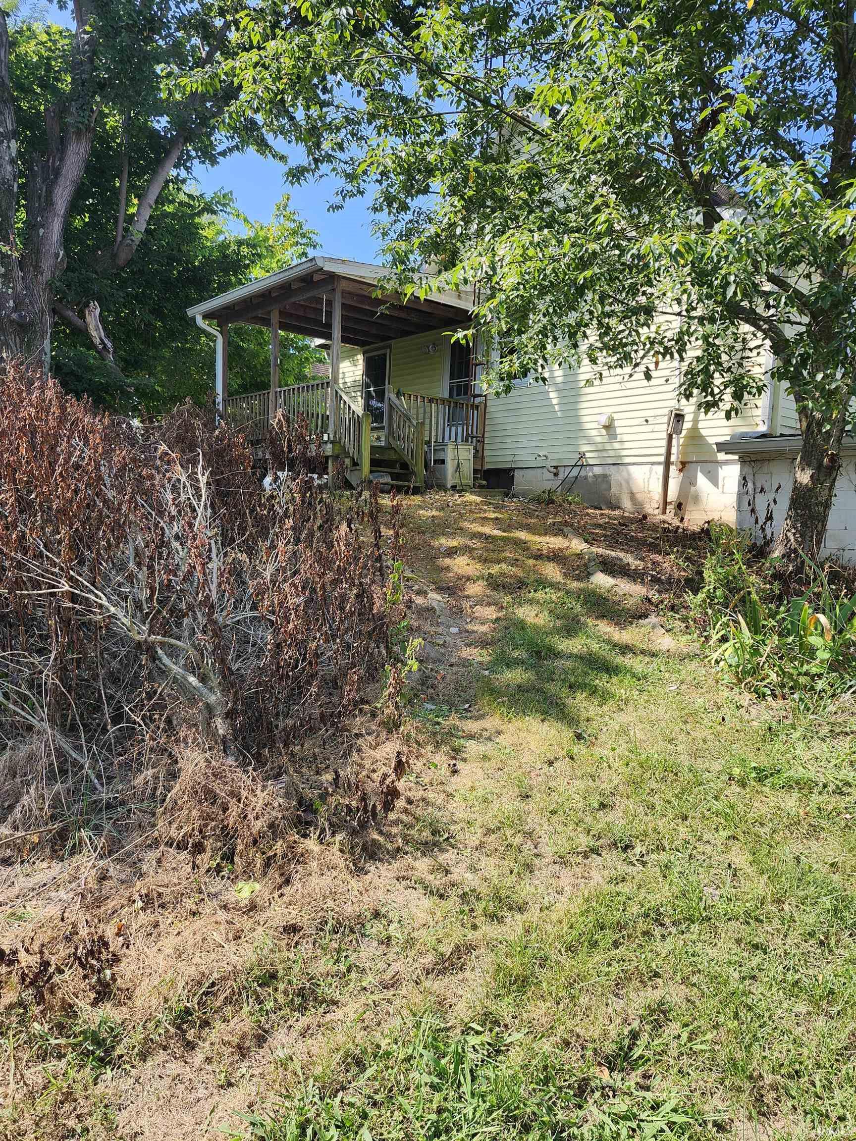 551 North Washington Street Bloomfield, IN 47424 - Photo 4 of 13