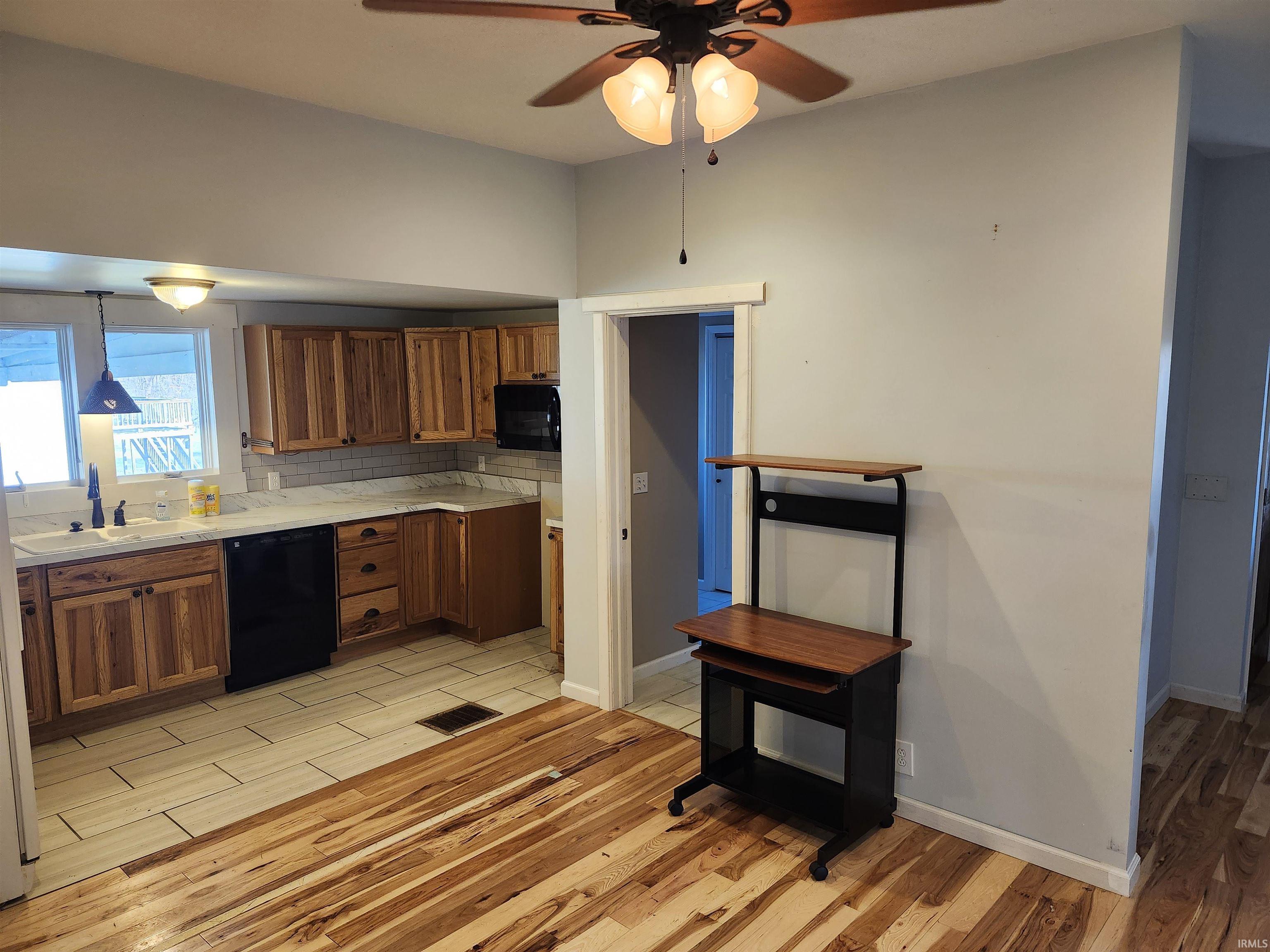 551 North Washington Street Bloomfield, IN 47424 - Photo 8 of 13