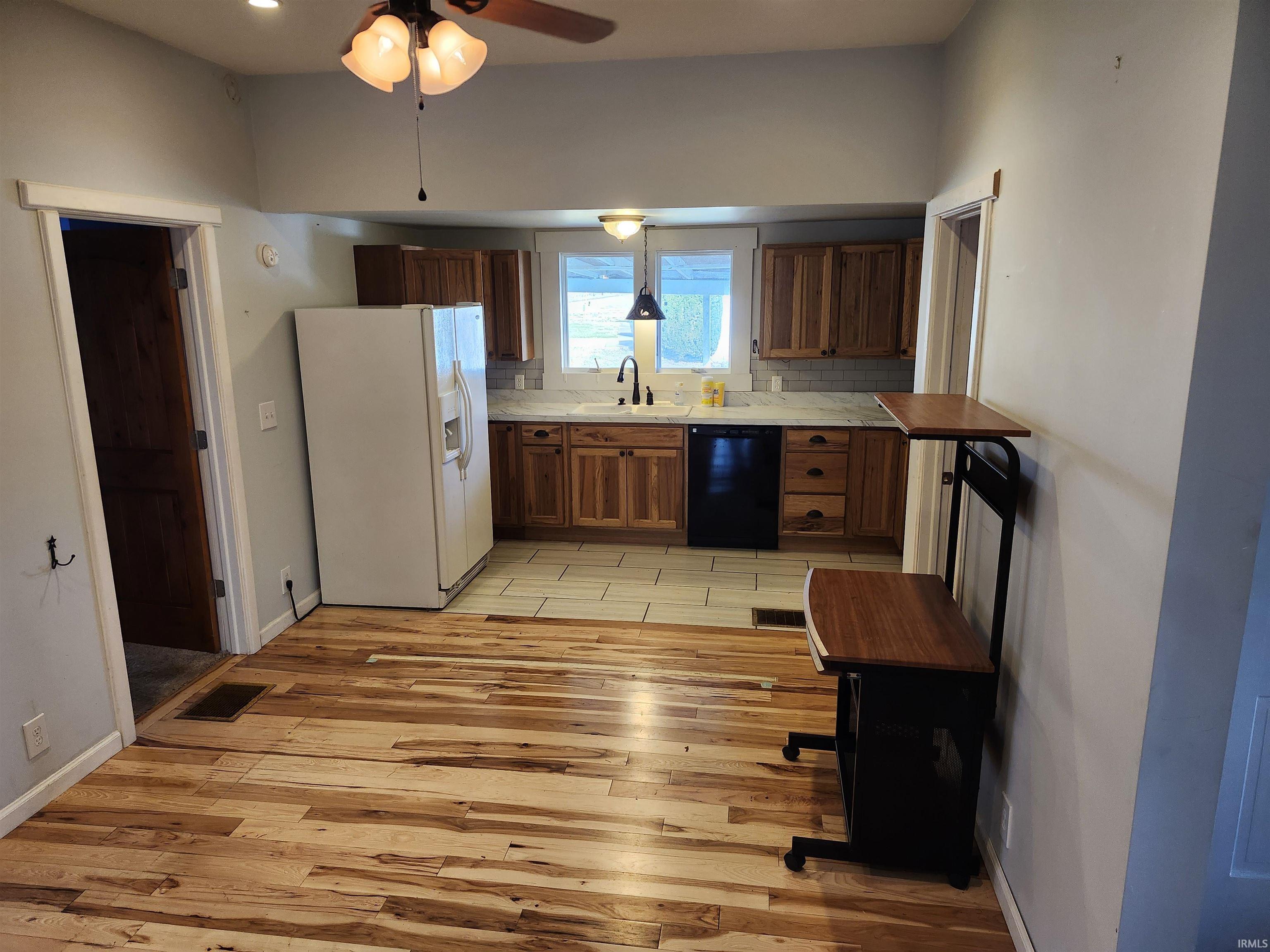 551 North Washington Street Bloomfield, IN 47424 - Photo 9 of 13