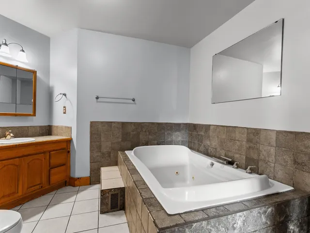 $250,000 | 1121 Millersville Avenue, Howards Grove, WI 53083