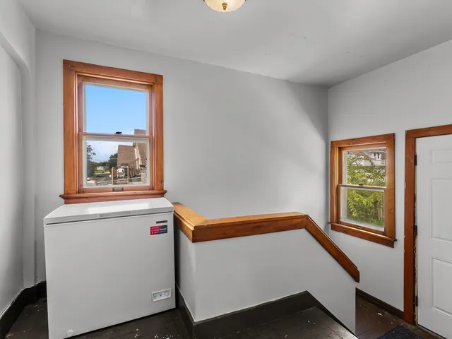 $250,000 | 1121 Millersville Avenue, Howards Grove, WI 53083