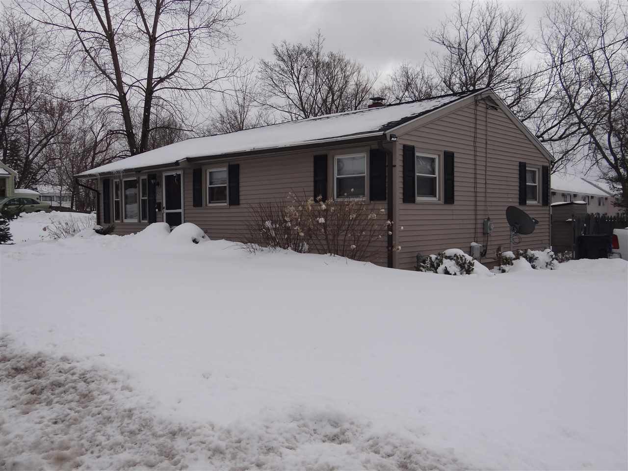 265 Weston Road Manchester, NH 03103 - Photo 1 of 11