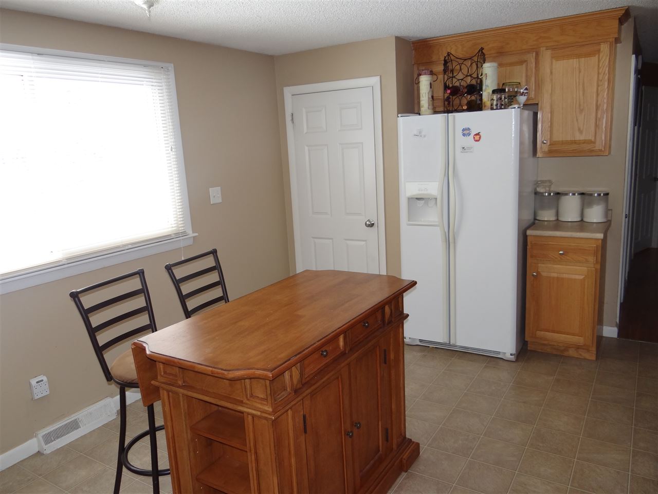 265 Weston Road Manchester, NH 03103 - Photo 3 of 11