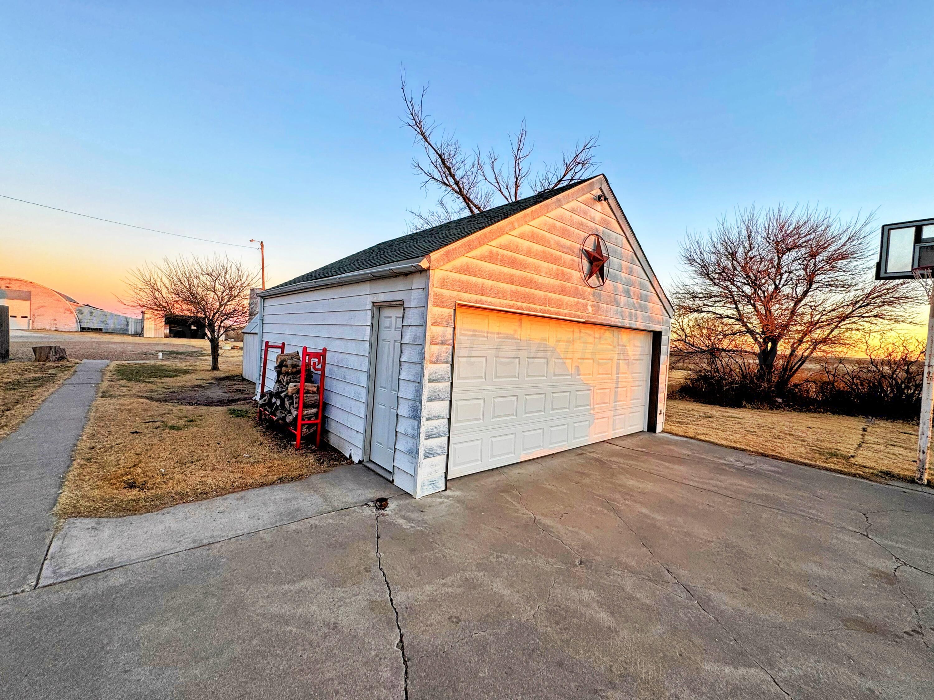 14490 County Road 24 Perryton, TX 79070 - Photo 18 of 28 a view of garage