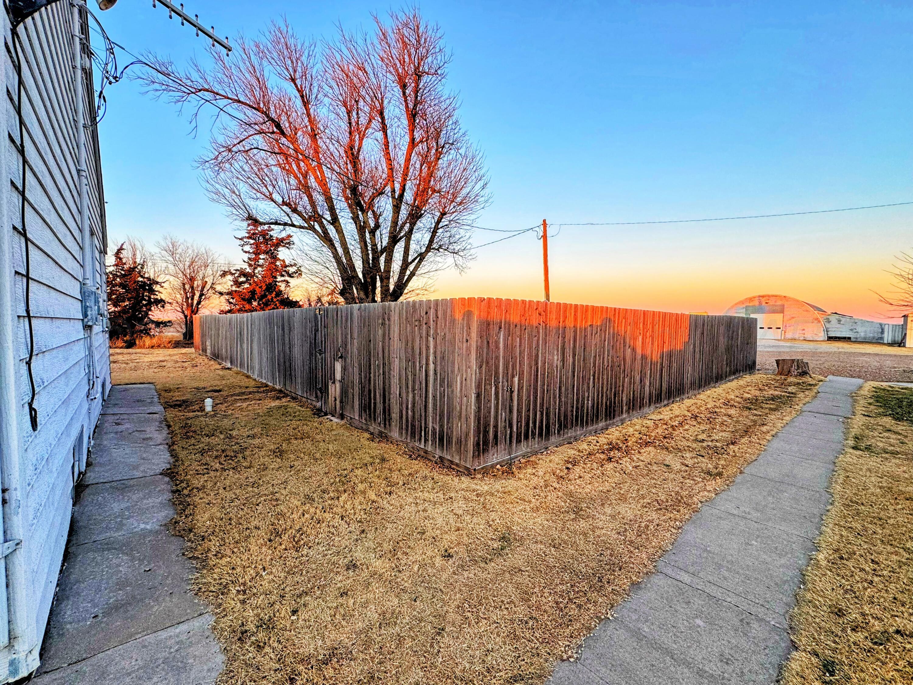 14490 County Road 24 Perryton, TX 79070 - Photo 19 of 28 a view of a backyard