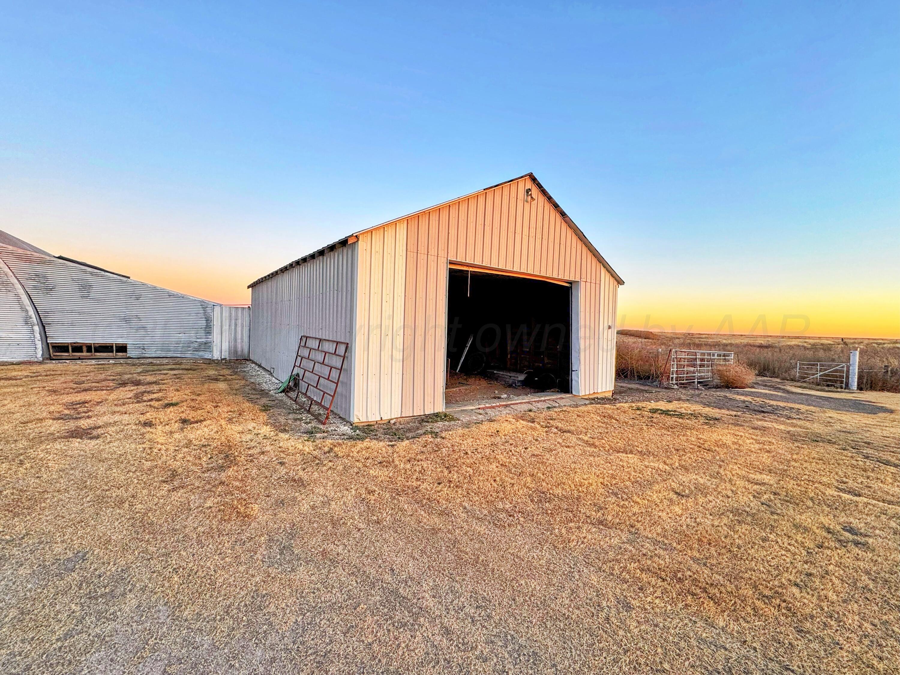 14490 County Road 24 Perryton, TX 79070 - Photo 27 of 28 a view of an empty room with a ocean view