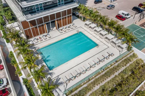 $20,000 | 2000 South Ocean Drive, Unit 8A, Hallandale Beach, FL 33009