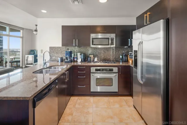 $809,900 | 800 The Mark Lane, Unit 1606, San Diego, CA 92101