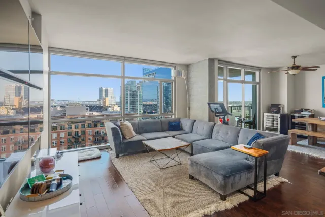 $809,900 | 800 The Mark Lane, Unit 1606, San Diego, CA 92101