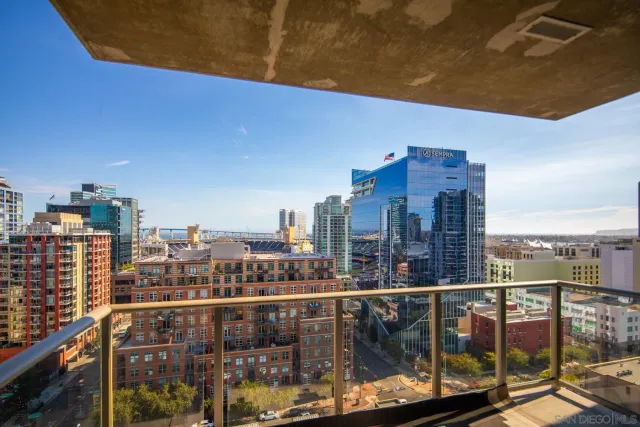 $809,900 | 800 The Mark Lane, Unit 1606, San Diego, CA 92101