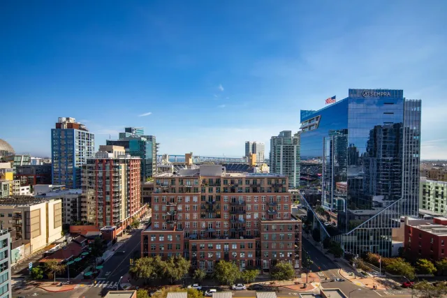 $809,900 | 800 The Mark Lane, Unit 1606, San Diego, CA 92101