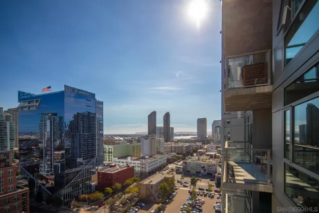 $809,900 | 800 The Mark Lane, Unit 1606, San Diego, CA 92101