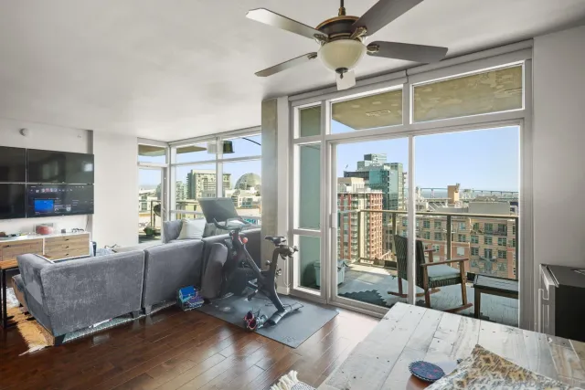 $809,900 | 800 The Mark Lane, Unit 1606, San Diego, CA 92101