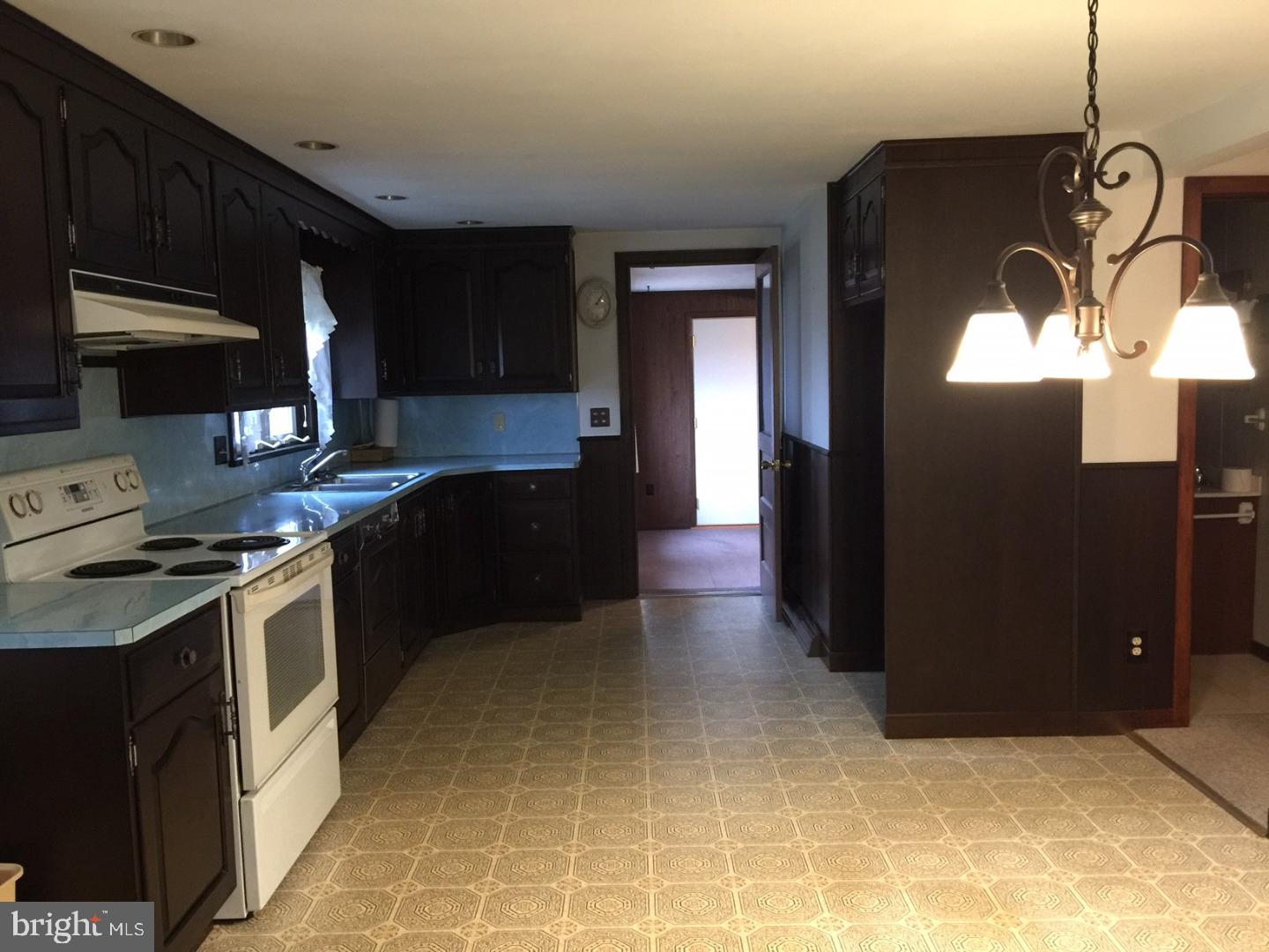 944 Valley Road Mertztown, PA 19539 - Photo 3 of 9 Gallery Image 3