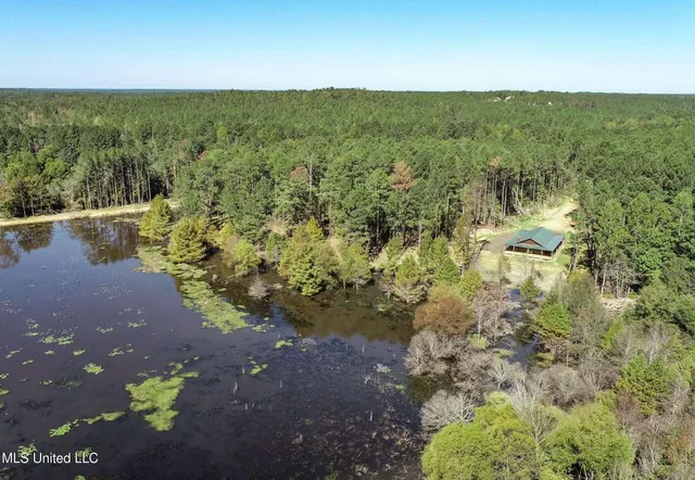 $1,024,000 | 348 Beaverdam Road, Camden, MS 39045