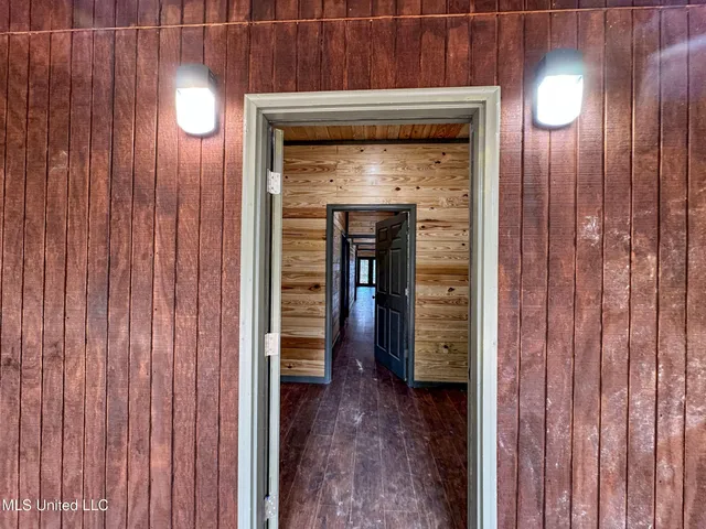 $1,024,000 | 348 Beaverdam Road, Camden, MS 39045