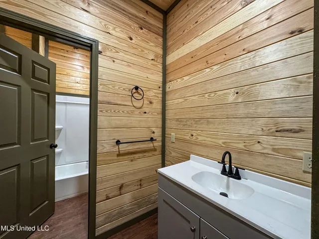 $1,024,000 | 348 Beaverdam Road, Camden, MS 39045