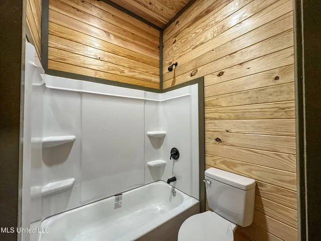 $1,024,000 | 348 Beaverdam Road, Camden, MS 39045