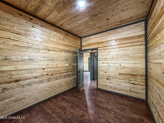 $1,024,000 | 348 Beaverdam Road, Camden, MS 39045