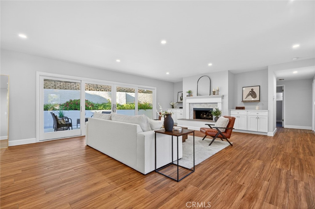 341 Cumberland Road Glendale, CA 91202 - Photo 3 of 34