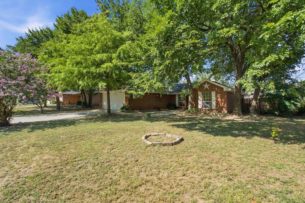 613 North Ave D Springtown, TX 76082 - Photo 4 of 40 Gallery Image 4