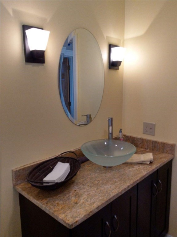 110 Ridgeway Avenue Warwick, RI 02889 - Photo 8 of 18 Gallery Image 8