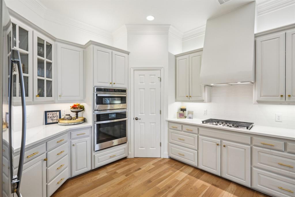 4037 Appian Way Arlington, TX 76013 - Photo 13 of 30