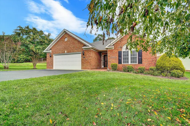 $449,500 | 1613 Edgebrook Road, Salem, VA 24153